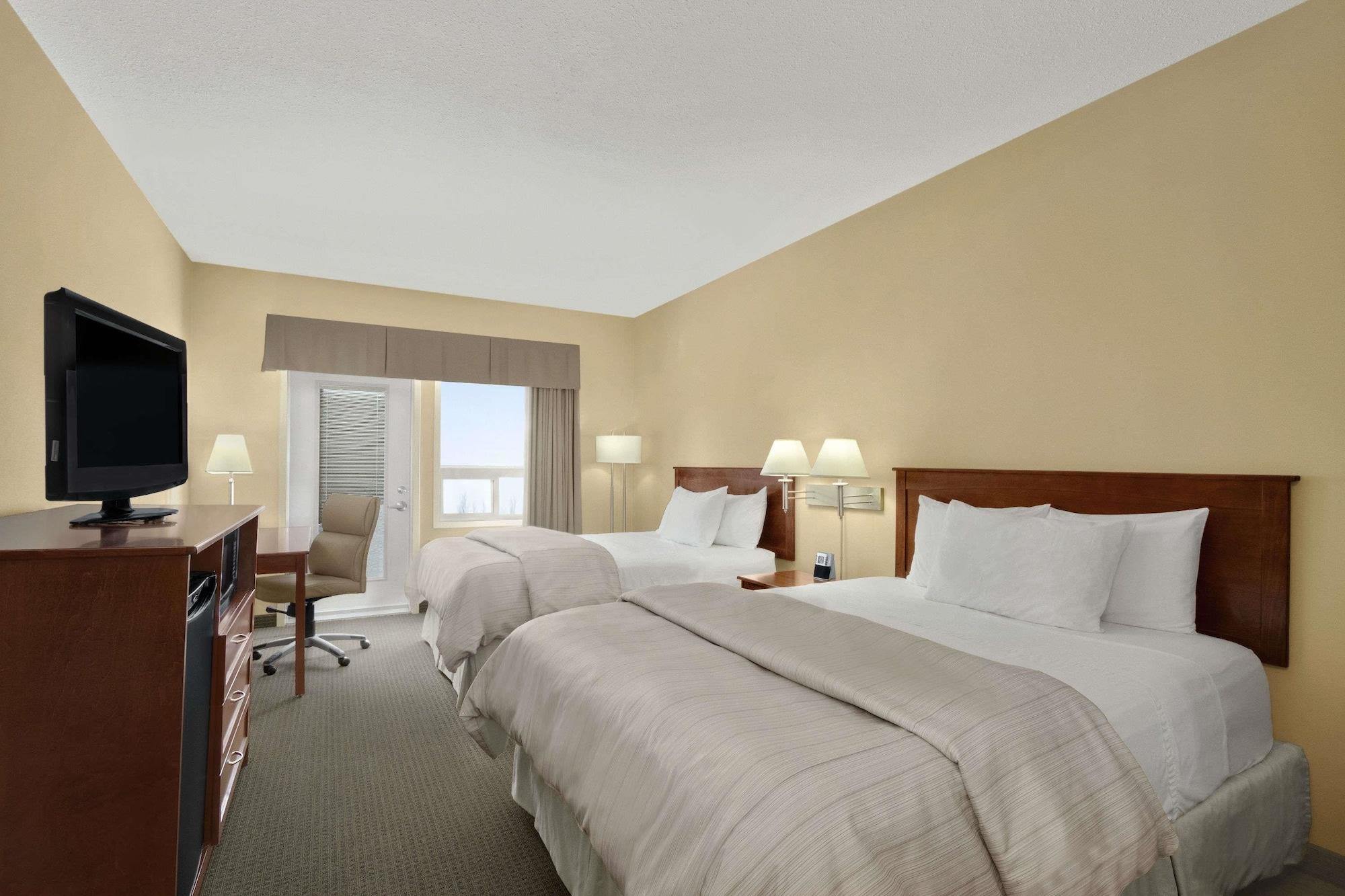 Days Inn & Suites By Wyndham Brandon Dış mekan fotoğraf