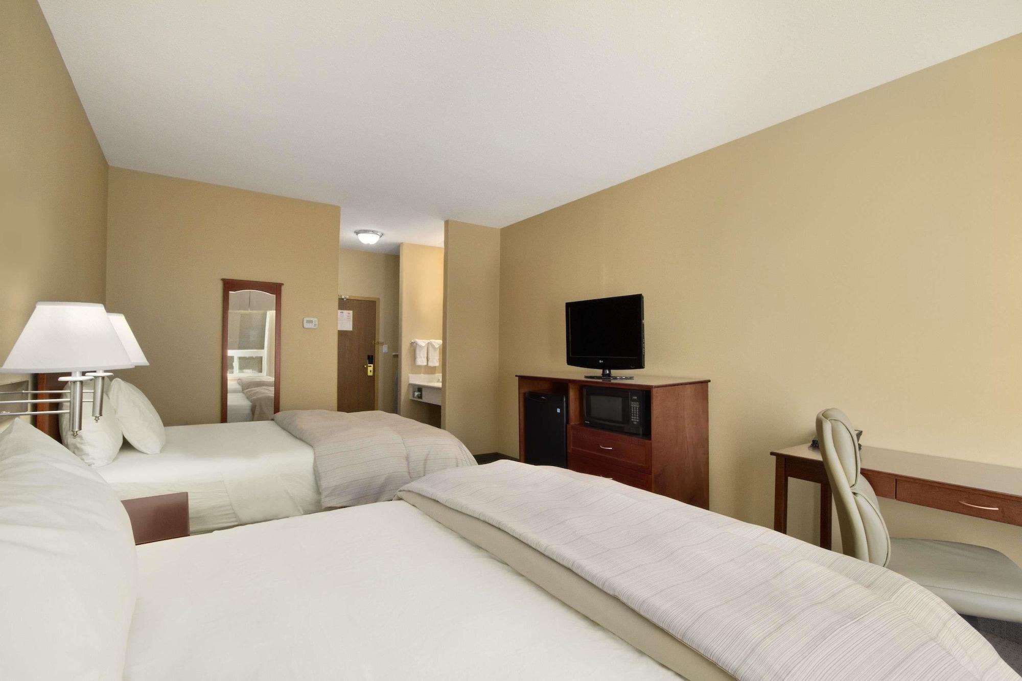 Days Inn & Suites By Wyndham Brandon Dış mekan fotoğraf
