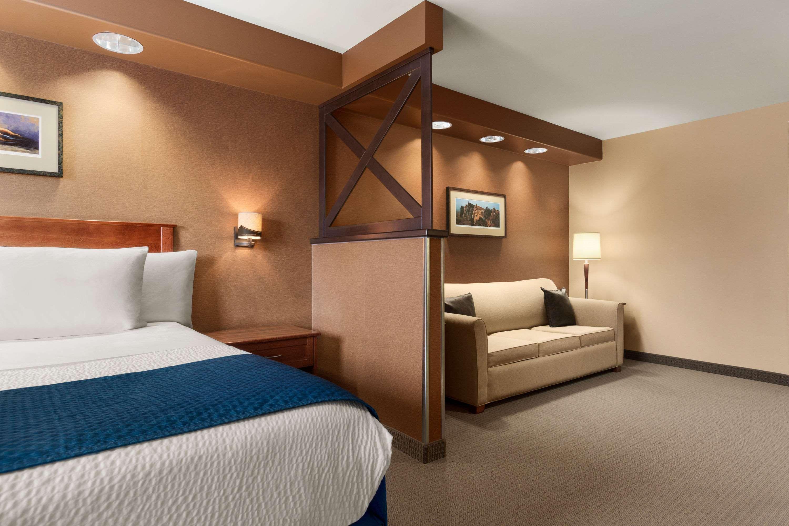 Days Inn & Suites By Wyndham Brandon Dış mekan fotoğraf